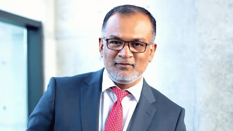 Forgive and forget, commerce adviser tells journalists