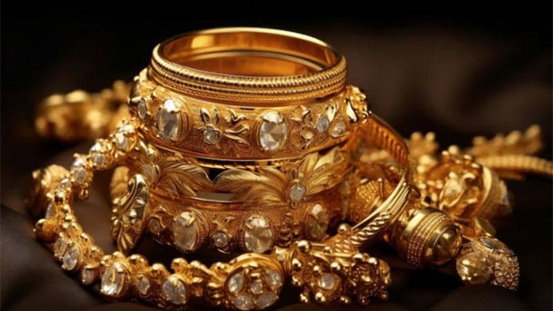 Gold prices hit record high