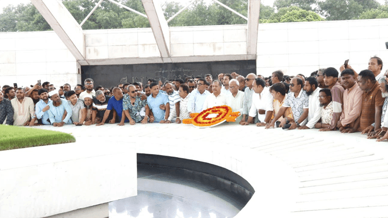 Rizvi, Swapon pay tribute at Ziaur Rahman, Khaleda Zia's graves
