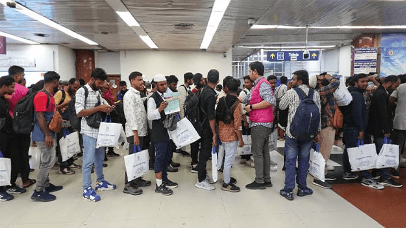 180 Bangladeshi migrant workers return from Kyrgyzstan
