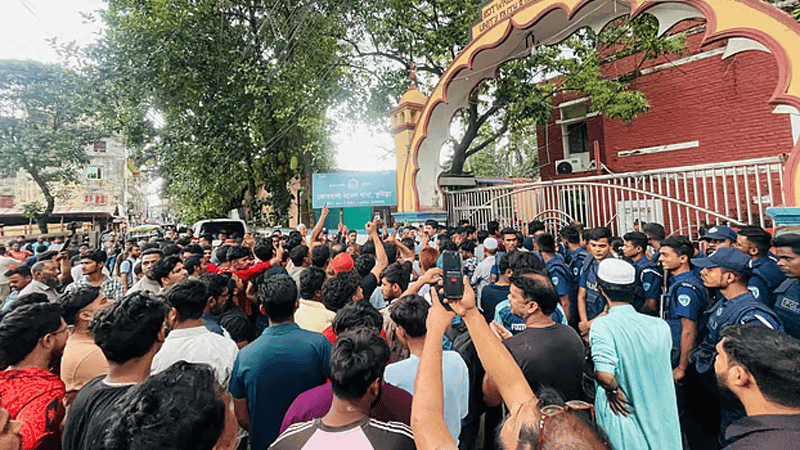  BNP supporters lay siege to Cumilla police station demanding leader’s release
