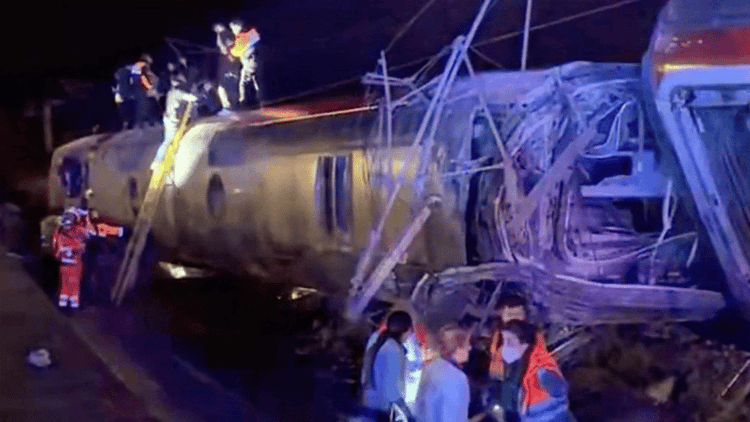 High-speed train collision in southern Spain kills 39