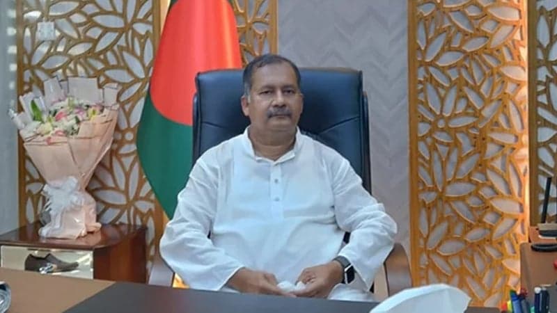 Information and broadcasting minister vows fearless journalism