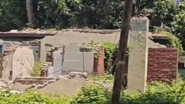 UNO accused of demolishing govt building, selling materials without tender