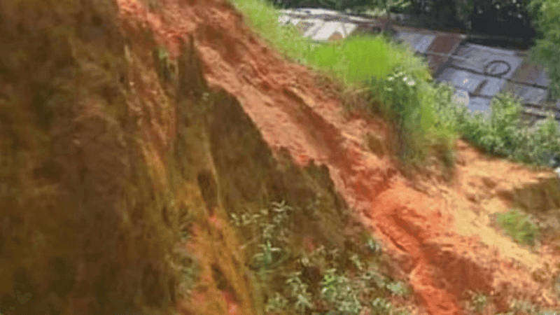 Worker dies in hill collapse in Sylhet