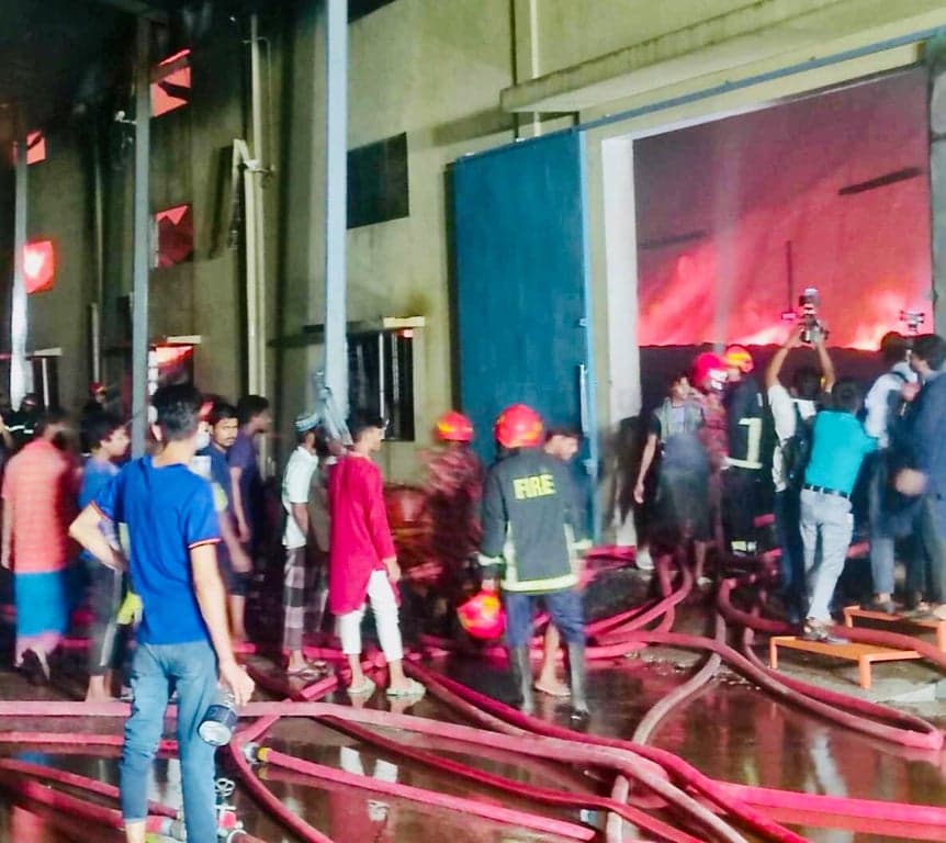 Salam Jute Mill catches fire in Khulna