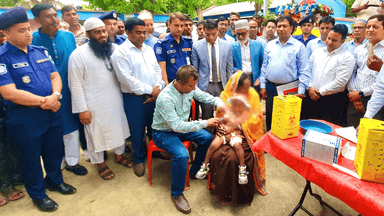 Measles vaccination begins in five Rajshahi districts