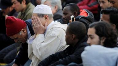 France officially recognizes role of imam as profession