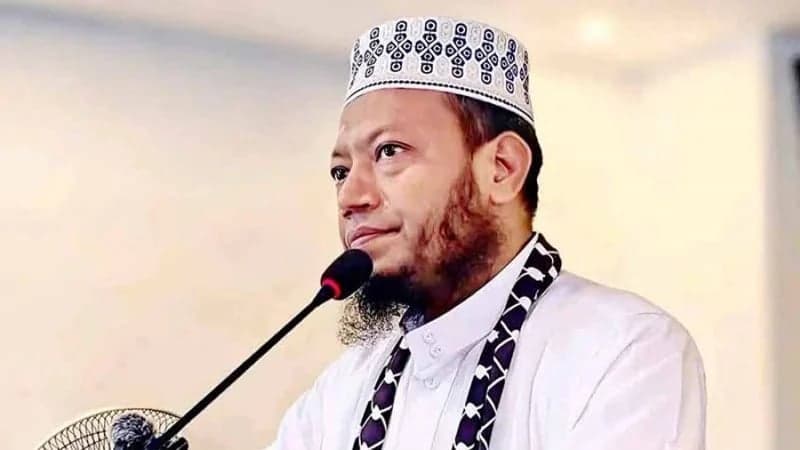 Police officers order suspension of carrom games, TV during Ramadan in Kushtia