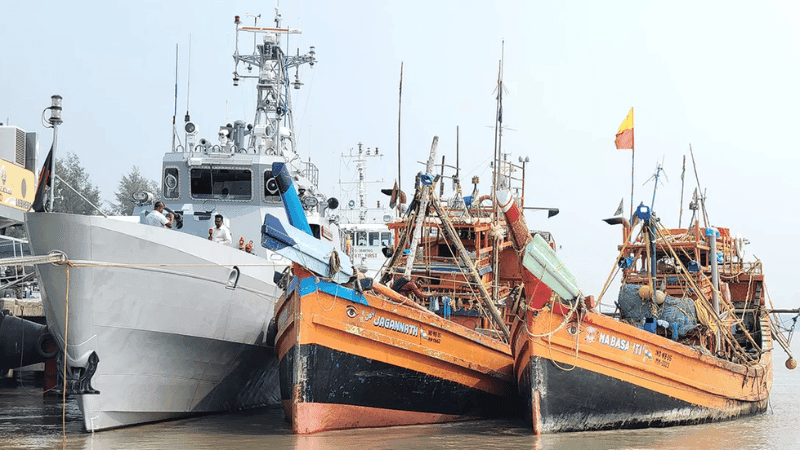 31 Indian fishermen detained for illegal intrusion into Bangladesh