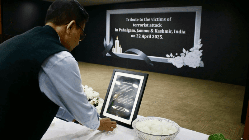 Indian HC in Dhaka honors victims of Pahalgam carnage