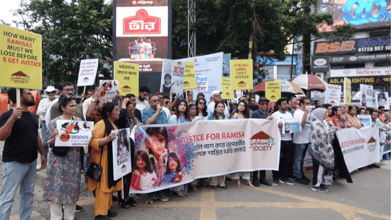 Gulshan Society forms human chain demanding justice for Ramisa's murder