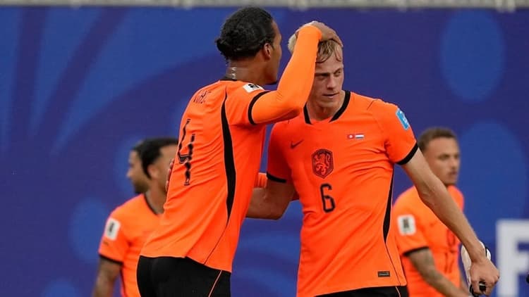 Netherlands beat Tunisia to set up Morocco tie