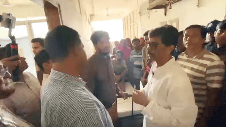 Cumilla hospital's filthy toilets draw minister's anger, promise of reform