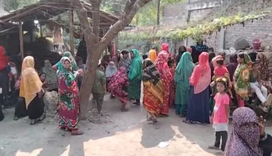 Drinking ‘toxic liquor’ on Eid day: 3 die, 18 fall sick in Satkhira