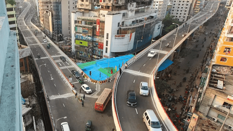 Burnt body recovered from Mouchak flyover