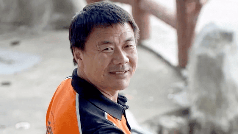 Food delivery rider writes poetry in spare moments, wins China's top literary award