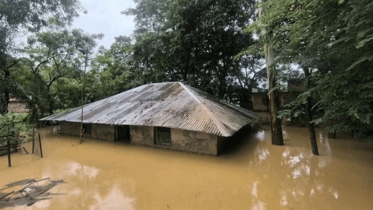 Two children die in strong current coming down from the mountain