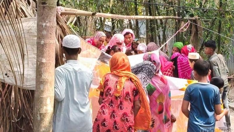 Mother, son killed in Lakshmipur bus crash