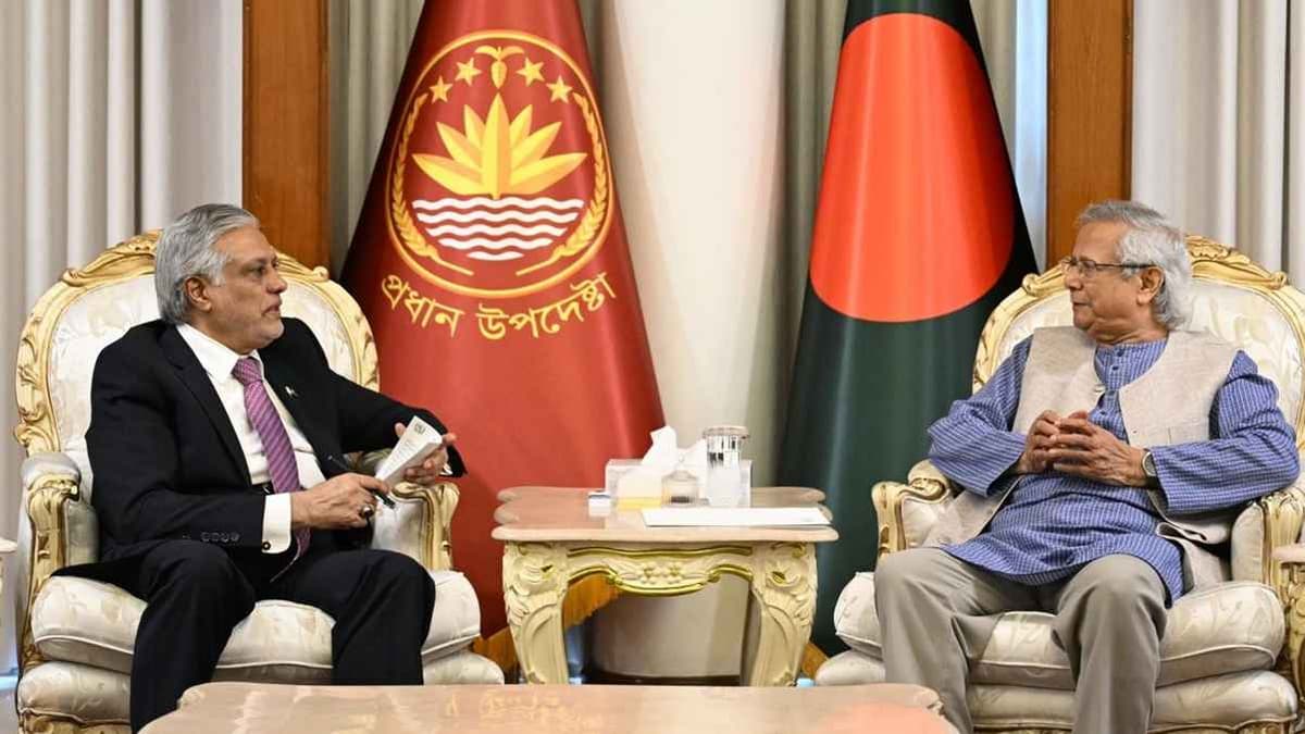 Pakistan’s Deputy PM meets CA Yunus