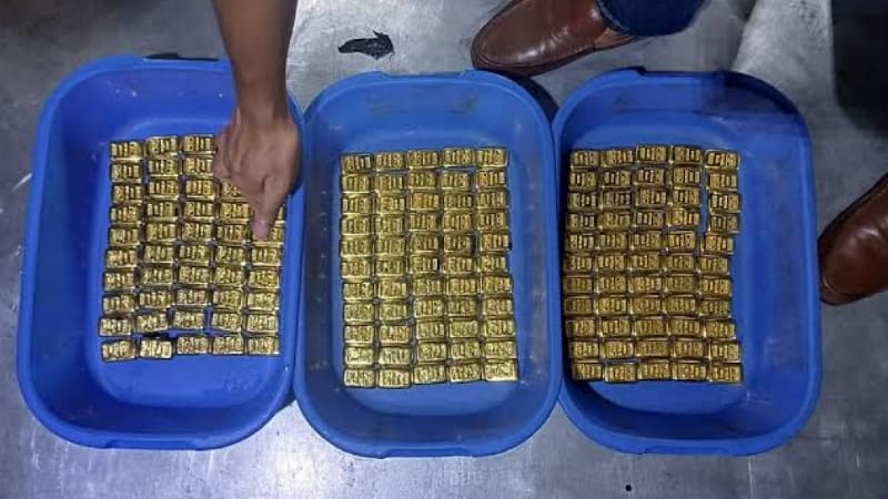 19 kg gold seized from Biman flight at Shahjalal Airport