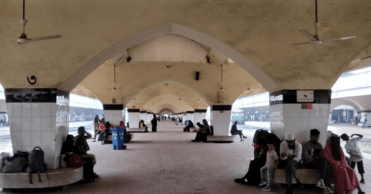 Trains leaving Kamalapur with empty seats