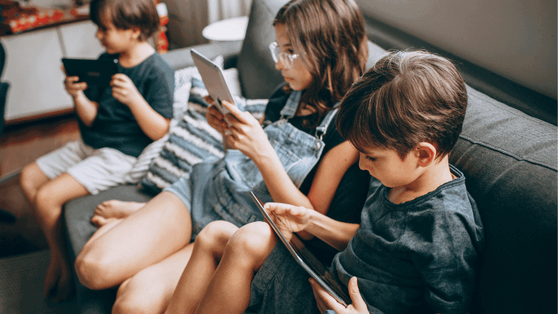 Dhaka children spend 5 hours daily on screens, health suffers: ICDDR,B