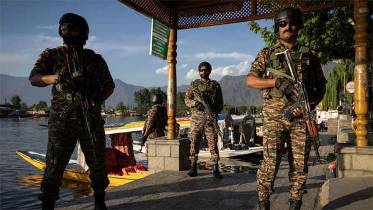 Pakistan carries out air strikes in Afghanistan, kills 12