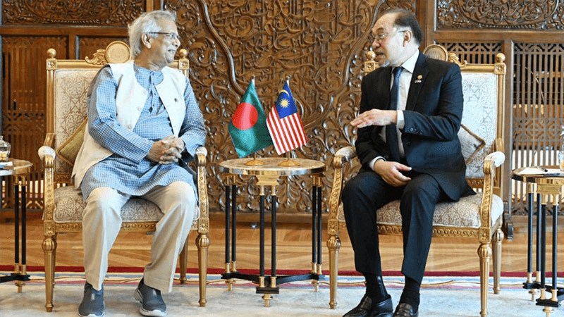 Yunus holds bilateral talks with Malaysian PM