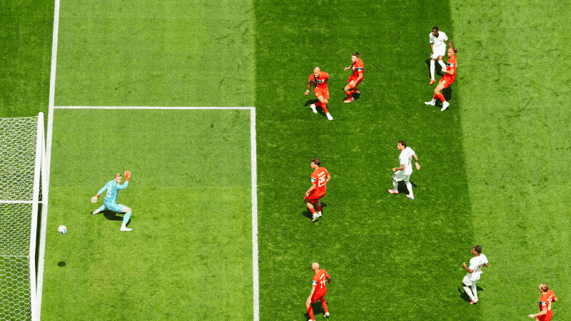 France dominates as Norway crumples