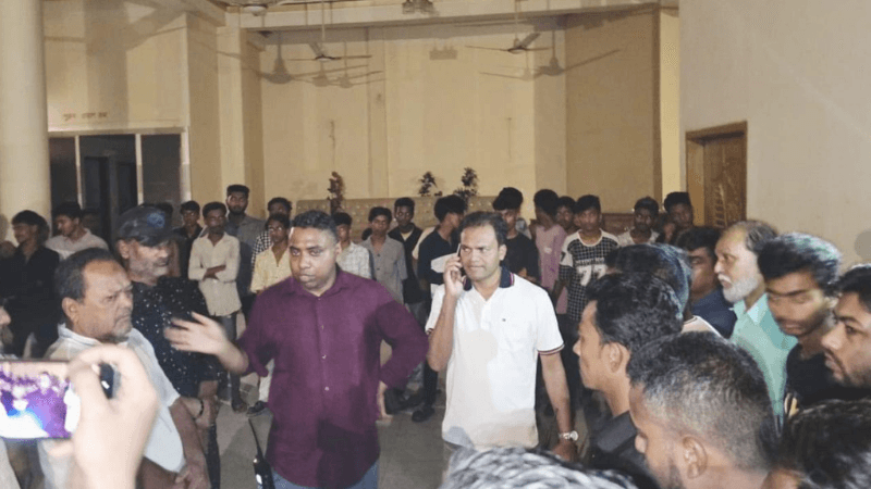 39 teens detained from a party on suspicion of Chhatra League ties