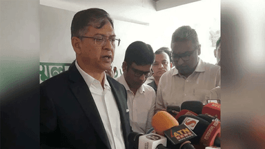 Home Minister orders DCs to recover, confiscate 10,000 weapons