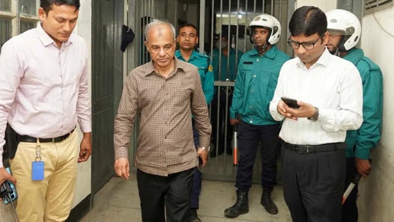 Home Adviser suspends SI, constable during surprise visit to 4 police stations