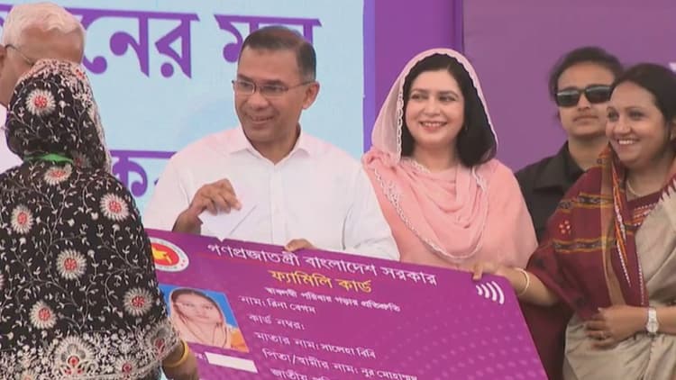 PM launches 'Family Card' distribution programme