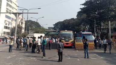 Chhatra Shakti blocks Shahbagh demanding Home Adviser’s resignation