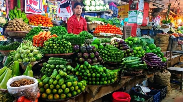 Prices of essentials rise ahead of Ramadan
