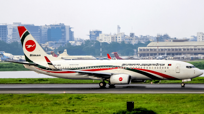 Biman flight makes emergency landing at Dhaka Airport due to engine trouble