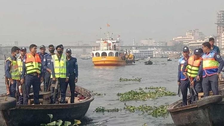 Navy police constable dies after patrol boat collision in Narayanganj