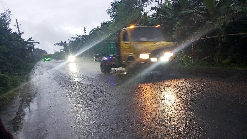 Situation calms in Bhanga, traffic resumed after six-hour disruption