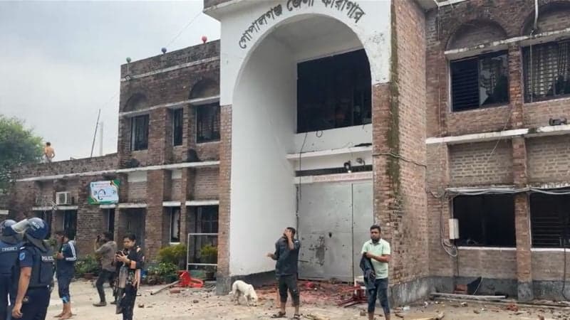 Gopalganj District Jail comes under attack