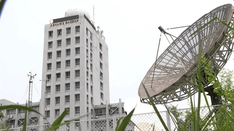 Sea ports asked to hoist cautionary signal 3