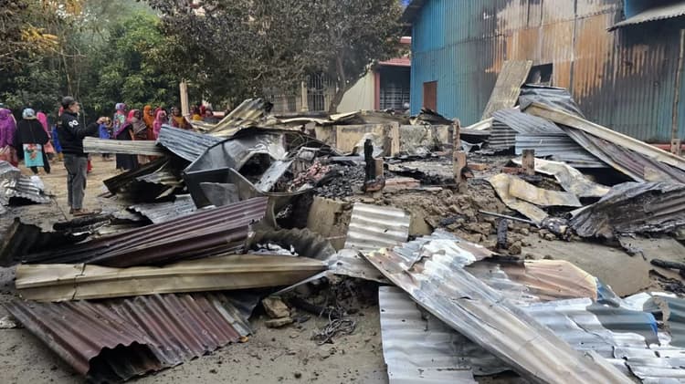 6 injured, 13 houses burnt in Madaripur clash