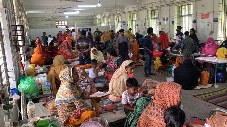 Measles outbreak worsens in Rajshahi, severe bed crisis at hospital