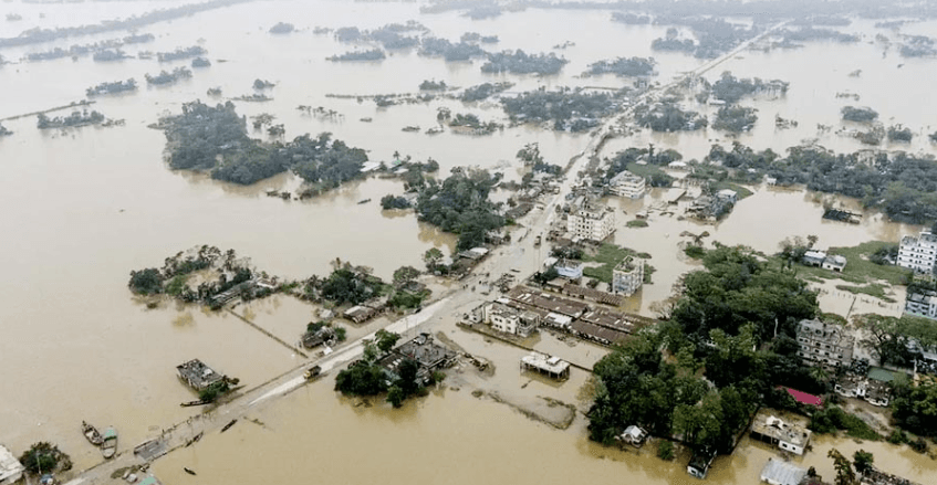 Heavy rain raises flood fears for five districts