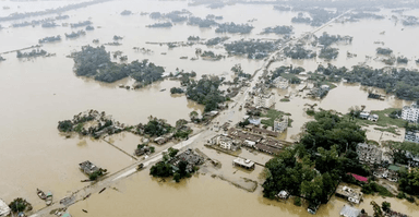Heavy rain raises flood fears for five districts
