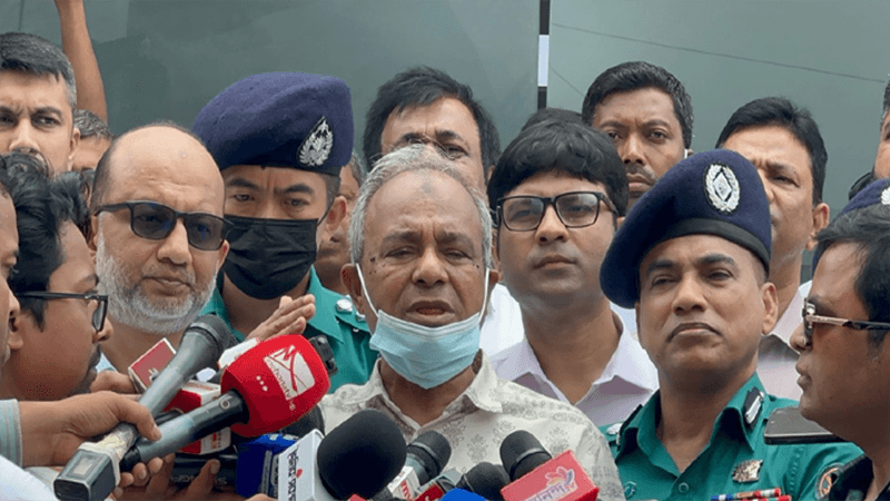 Returnees from Malaysia are not militants: Home advisor
