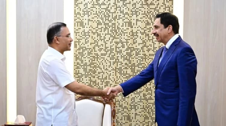 PM seeks DP World investment, interest in free trade zones and rail-based ICDs