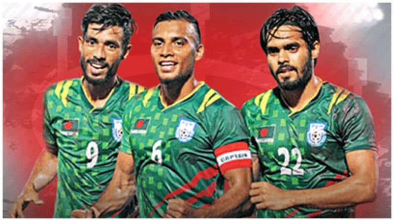 Football team leaves for Kuwait to play WC Qualifier