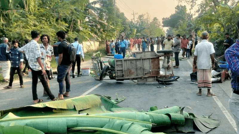 4 of a family killed in bus–easy bike collision in Dinajpur