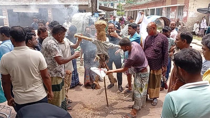 5th day of protests in Shyamnagar demanding Gazi Nazrul's resignation